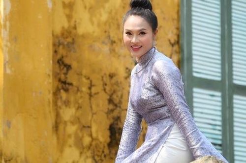 'Thị Màu' làng chèo Hoài Thu: 17 tuổi đã nổi tiếng, 40 tuổi nhận NSND trẻ nhất và chuyện bị nghi ngờ có người khác đứng sau