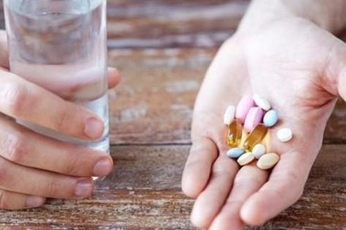 Người đàn ông suýt mất mạng do tự ý uống thuốc đau xương khớp