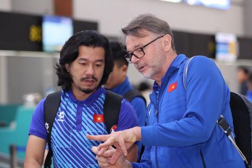 Động thái bất ngờ của HLV Troussier trước trận lượt về với Indonesia