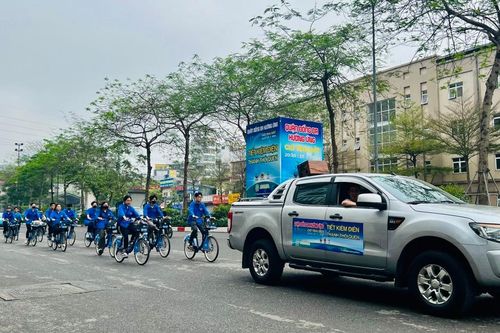 Quận Đống Đa ra quân hưởng ứng Giờ trái đất năm 2024