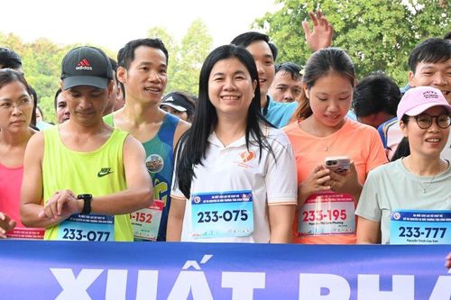 Bình Dương: Chạy bộ hưởng ứng chiến dịch 'Giờ Trái Đất 2024'