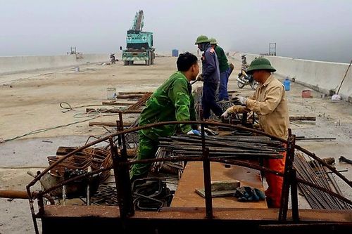 Gấp rút thi công tuyến cao tốc Diễn Châu-Bãi Vọt để kịp cán đích theo kế hoạch