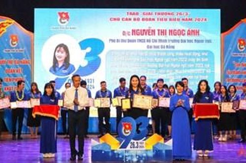 Thành đoàn Đà Nẵng: 48 cán bộ Đoàn tiêu biểu nhận Giải thưởng 26-3