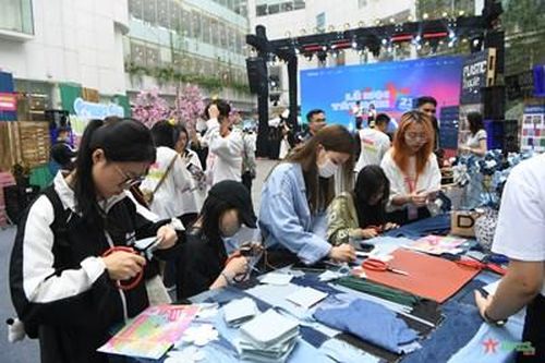 Du hành 'thành phố xanh' tại lễ hội tái chế 2024