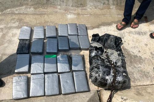 Liên tiếp phát hiện ma túy trôi dạt vào bờ biển các tỉnh miền Trung