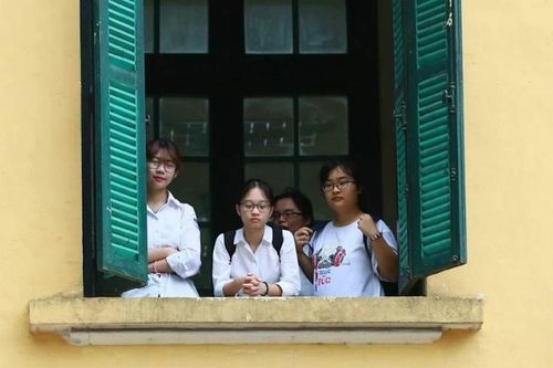 Hà Nội yêu cầu các trường không thu tiền 'giữ chỗ'