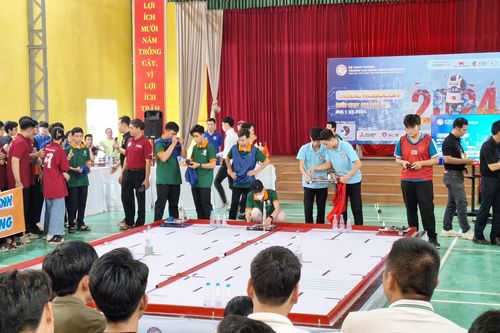 Hào hứng thi Robocon 'Nước ngọt cho đảo xa' giáo dục bảo vệ chủ quyền biển đảo