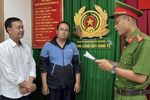 Bắt tạm giam hai cán bộ Hải quan Cửa khẩu Cảng Phú Mỹ nhận hối lộ