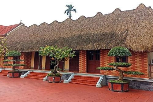 Gia đình 5 thế hệ gìn giữ ngôi nhà mái cói 160 năm còn sót lại ở Ninh Bình
