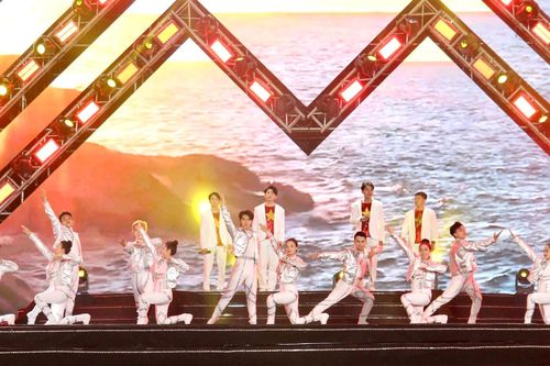 Bùng nổ đêm khai mạc Amazing Binh Dinh Fest 2024