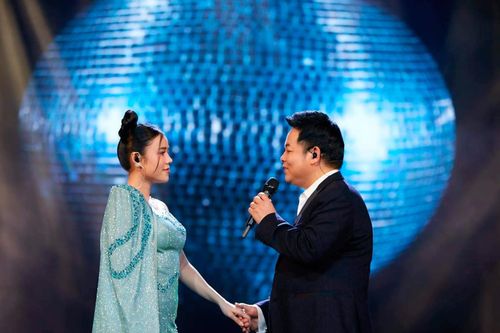 'Nàng thơ' mới được ca sĩ Quang Lê ưu ái là ai?