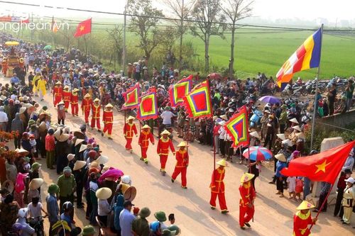 Tưng bừng khai hội đền - chùa Gám