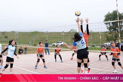 Khởi tranh Giải Bóng chuyền nữ tranh cúp Lễ hội chùa Hương Tích 2024