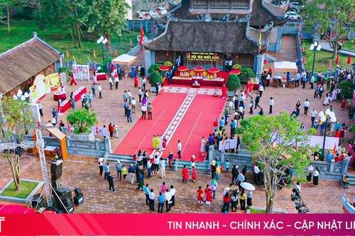 Người dân Hà Tĩnh hào hứng tham gia Lễ hội Văn Miếu