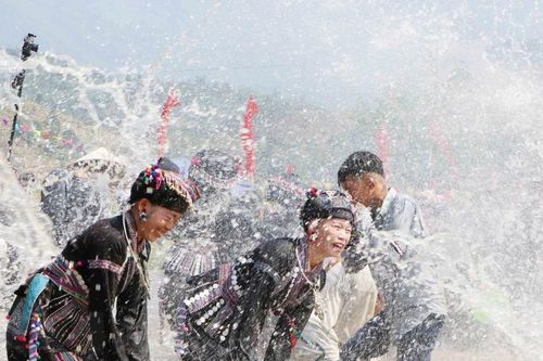 Về Lai Châu cùng dân tộc Lào vui Lễ hội Bun Vốc Nặm
