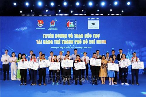 Tuyên dương và trao bảo trợ tài năng trẻ Thành phố Hồ Chí Minh năm 2024