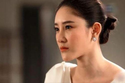 Trước ngày cưới của chúng tôi, người yêu cũ đã nhắn tin chọc điên khiến tôi cũng phải cứng rắn đáp lại