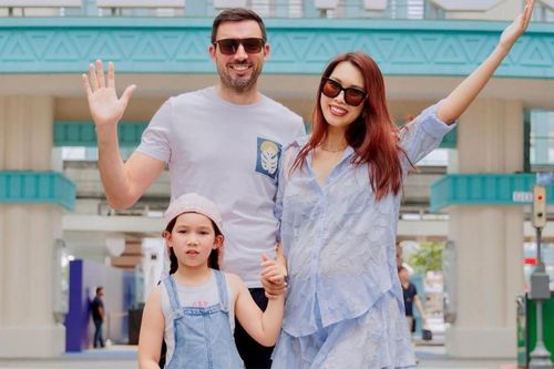 Hà Anh: Bụng bầu vượt mặt vẫn làm một việc yêu chiều chồng và con gái