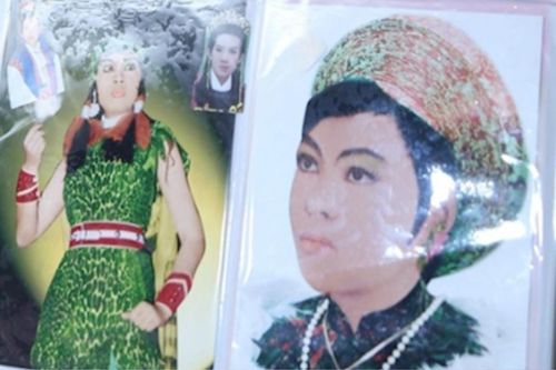 Nữ nghệ sĩ Việt nổi tiếng một thời nay bán vé số kiếm cơm qua ngày