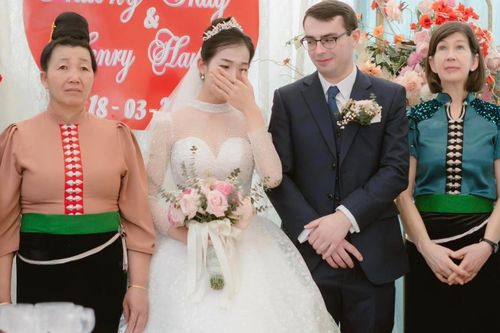 Chú rể nước ngoài làm đám cưới với cô dâu ở Sơn La, đằng trai ghi điểm bởi màn nhập gia tùy tục