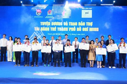 TP. Hồ Chí Minh: Tuyên dương và trao bảo trợ cho 10 tài năng trẻ