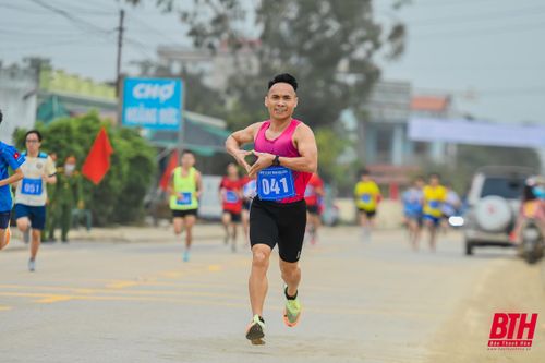 Giải việt dã Báo Thanh Hóa: Những hình ảnh ấn tượng lan tỏa tinh thần 'chạy vì sức khỏe cộng đồng'