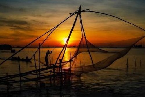 Chiếc vó bên những dòng kênh