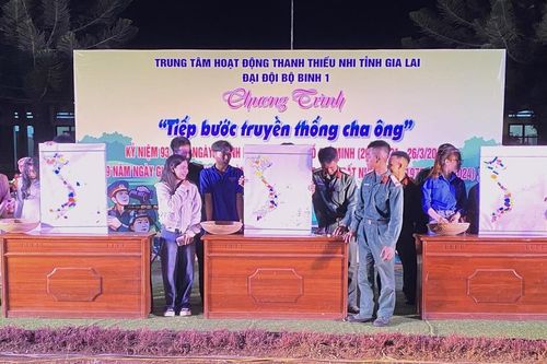 Giao lưu 'Tiếp bước truyền thống cha ông'