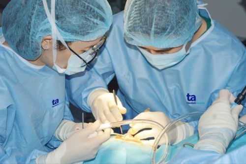 Rết chui vào tai cắn thủng màng nhĩ