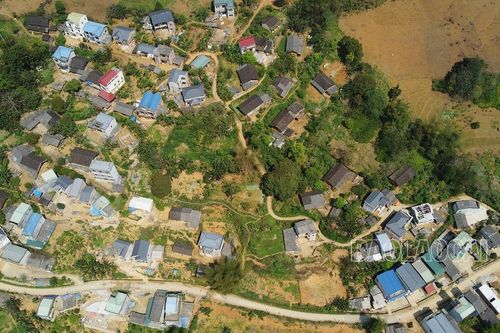 Mùa làm nhà ở Lồ Sử Thàng