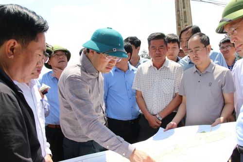 Đoàn công tác của UBND tỉnh kiểm tra thực địa các dự án xây dựng cơ bản