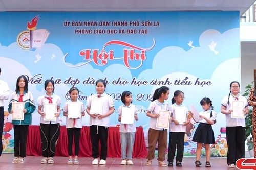 Hội thi viết chữ đẹp cấp tiểu học năm học 2023-2024