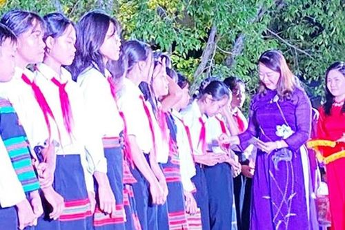 Khẳng định vai trò nữ trí thức