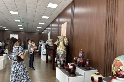 Ra mắt Trung tâm Thiết kế sáng tạo làng nghề Bát Tràng
