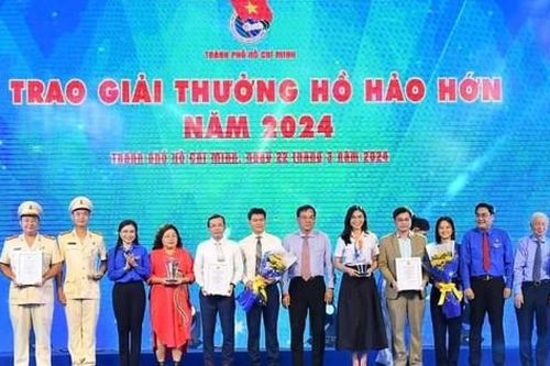 12 tập thể tiêu biểu nhận giải thưởng Hồ Hảo Hớn 2024