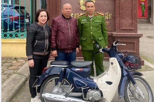 Hi hữu: Quên xe máy ở vườn hoa hơn 10 ngày vẫn không mất
