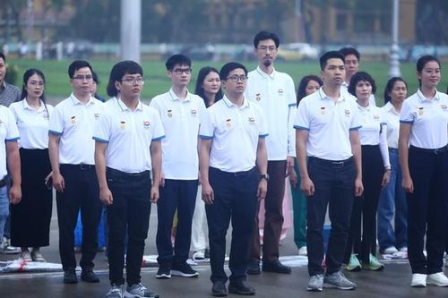 Lễ báo công xúc động của các Gương mặt trẻ Việt Nam tiêu biểu 2023 tại Lăng Bác