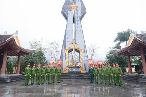 Hành trình 'Tháng 3 biên giới- Biên cương tổ quốc tôi'