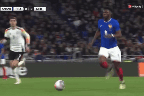 Pha bóng gây ngỡ ngàng của Kroos