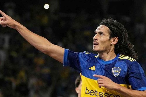 Cavani tạo siêu phẩm ngả bàn đèn