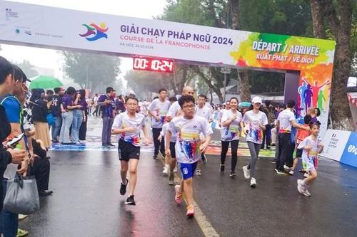 Hơn 1.800 người tham dự giải chạy quy mô lớn dành cho cộng đồng Pháp ngữ tại Việt Nam