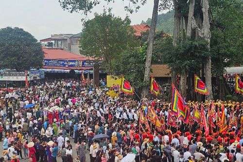 Hàng chục nghìn người dự khai hội Tây Thiên Xuân Giáp Thìn 2024