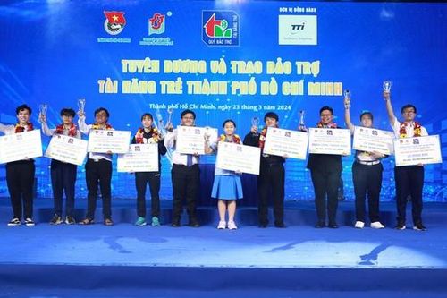 Thành tích nổi bật của hai 'Tài năng trẻ TP. HCM' vừa được vinh danh