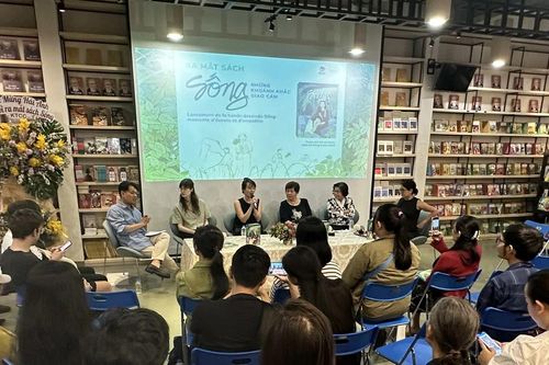 'Sống' và cuộc hội ngộ của mẹ con đạo diễn Việt Linh