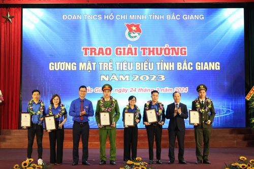 Bắc Giang tuyên dương 10 gương mặt trẻ tiêu biểu