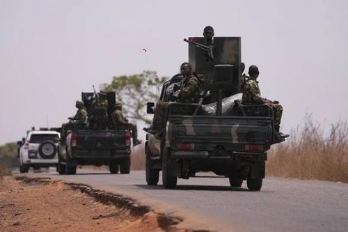 Nigeria đã giải cứu thành công gần 300 học sinh bị những tên cướp bắt cóc