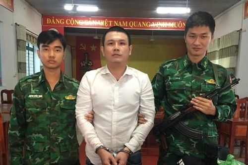 Sang Campuchia đánh bạc, khi về 'tiện thể' mang theo ma túy