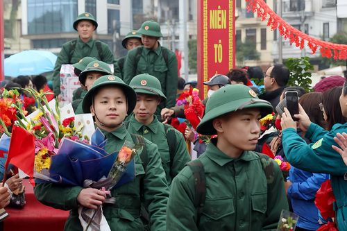 Bộ Quốc phòng nêu lý do tạm hoãn gọi nhập ngũ người trúng tuyển đại học