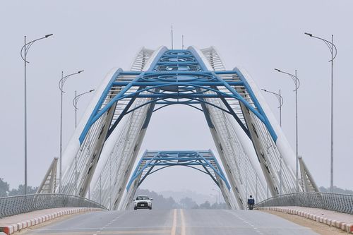 Những cây cầu hiện đại bắc qua sông Hồng ở Yên Bái