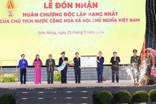 Chủ tịch Quốc hội Vương Đình Huệ: Đắk Nông cần tiếp nối truyền thống cách mạng vẻ vang, tinh thần 'đi sau, vượt trước'